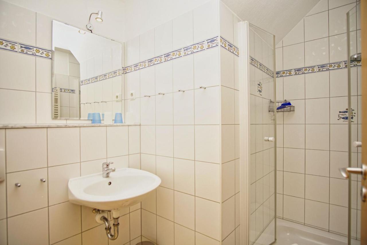 Nah Am Meer, Ruhige Lage, Gratis Nutzung Vom Ahoi Erlebnisbad Und Sauna In Sellin - Haus Inselblick Fewo 02 Gohren Bagian luar foto